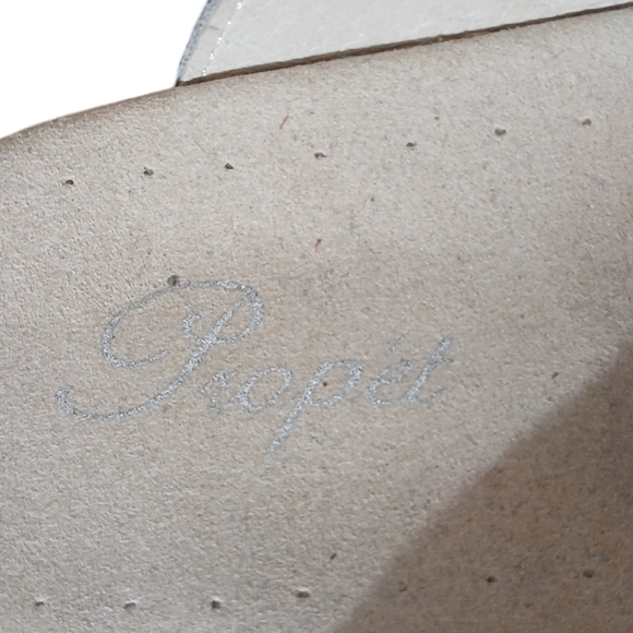 PROPET Silver Leather Orthopedic Sandals size 6.5 - Picture 6 of 12